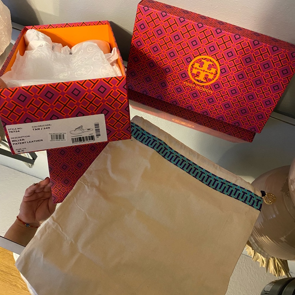 Tory Burch box & dust bag